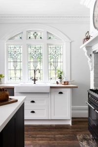 2024 Kitchen Window Decor Modern Trends Farmhouse Styles Practical   Farmhouse Feeling Kitchen Inspiration And Ideas 200x300 