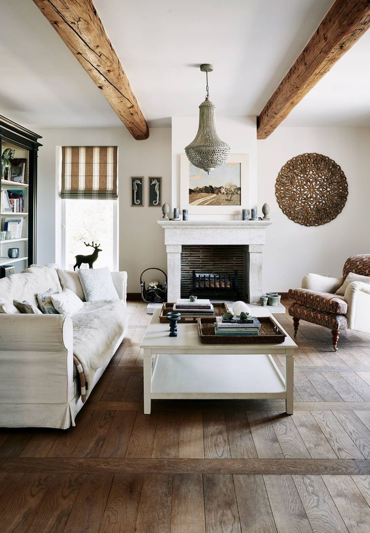 2024 Country House Decor Trends: Rustic Charm Meets Modern Elegance