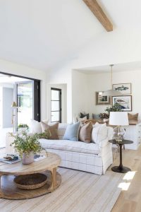 2024 Beach House Living Room Trends: Cozy To Luxury Coastal Decor Ideas